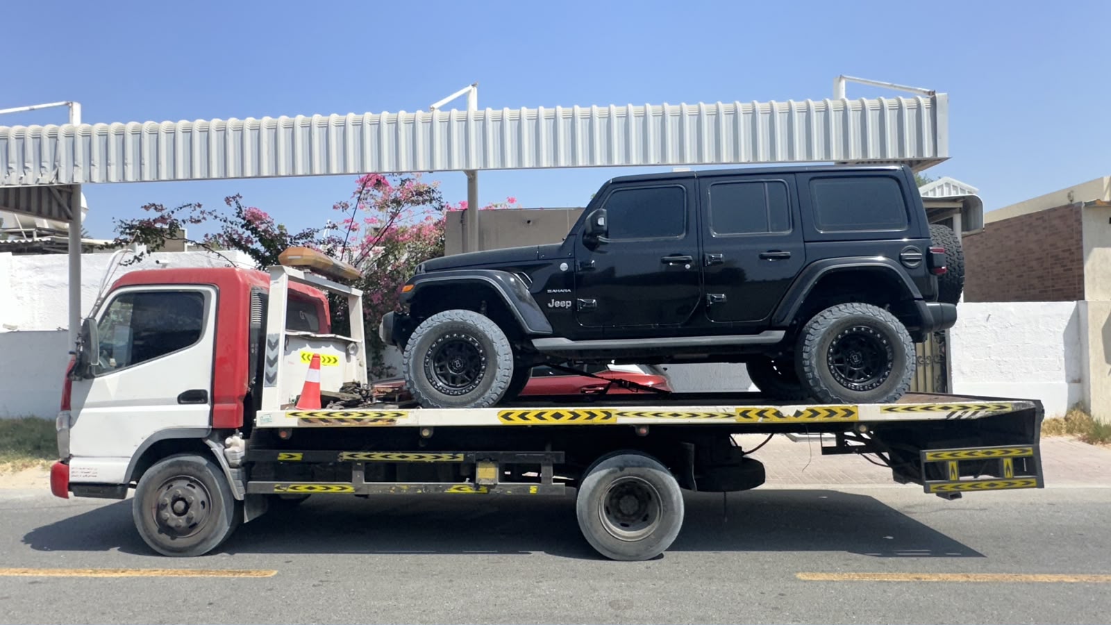 Car Recovery Services Dubai towing service